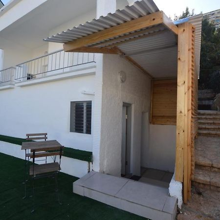 Appartamento יחידות אירוח נוף המפרץ Haifa Esterno foto