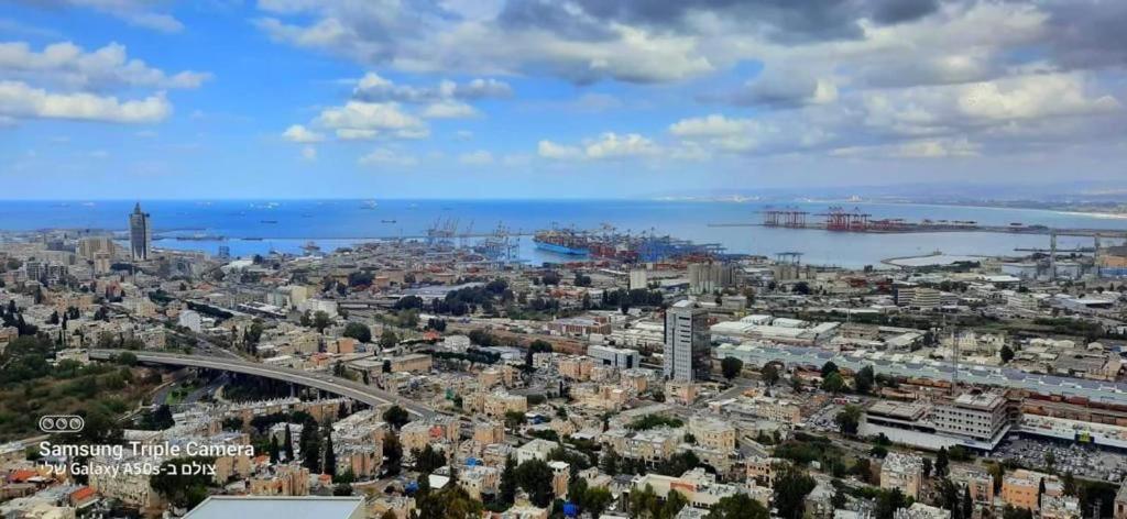 Appartamento יחידות אירוח נוף המפרץ Haifa Esterno foto